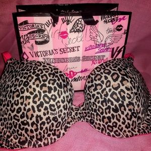 32 D Pink Victoria secret  wear everywhere push up